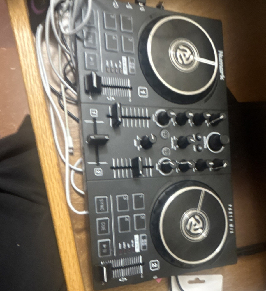 Numark Party Mix Double Deck DJ Controller Built-in Mixer Pitch Loop Filter