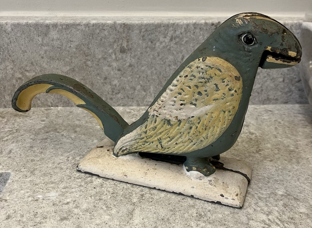 ANTIQUE PRIMITIVE CAST IRON PARROT NUT CRACKER TOOL