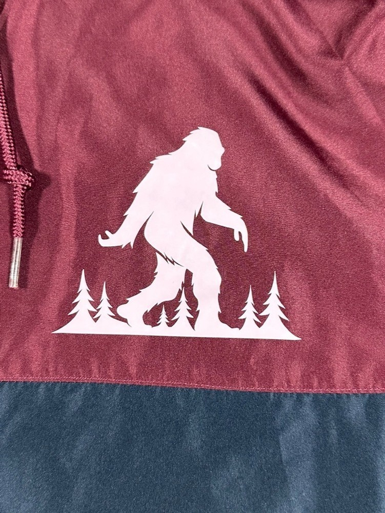 Jacket-Navy Blue/Maroon Wind Break with Bigfoot Logo Medium Preowned