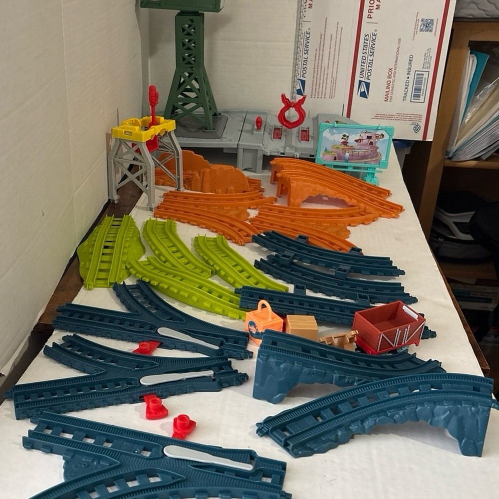 Thomas and Friends Talking Cranky Delivery Motorized Train Set- Tested-working