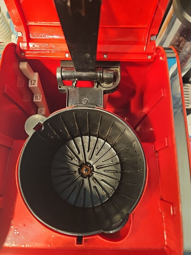 Bella Red Programmable Coffee Maker 12-Cup CM1075T-Et