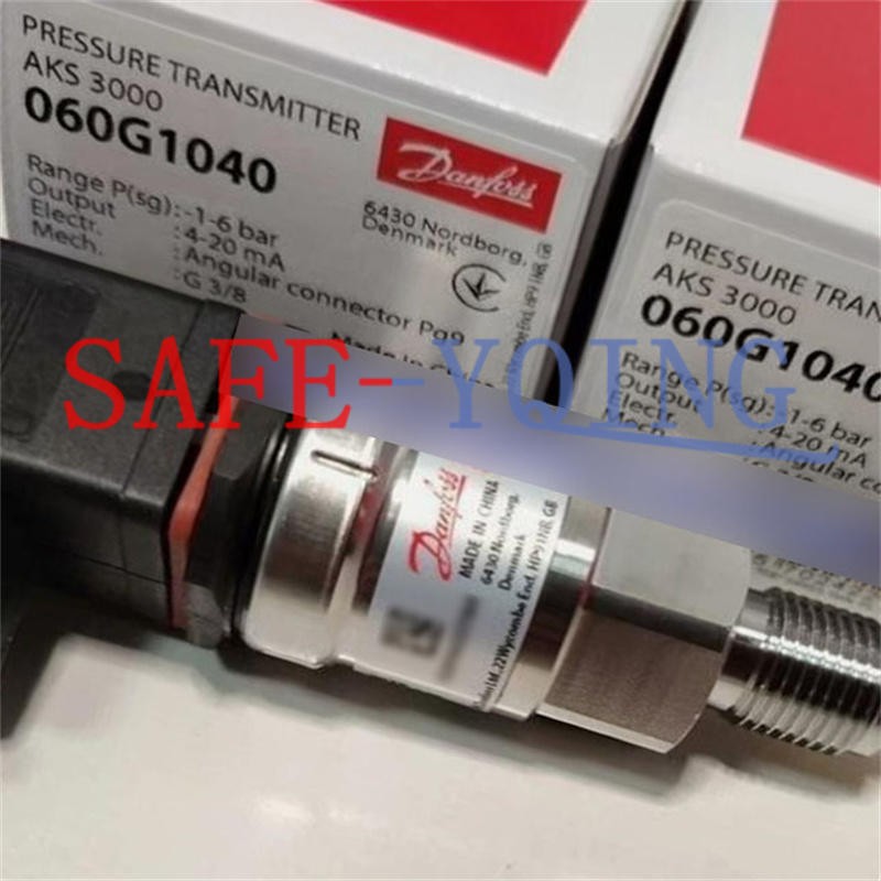 1PCS Danfoss pressure transmitter AKS3000 060G1040 NEW