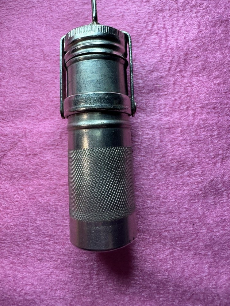 Vintage Everdry Match Safe Case