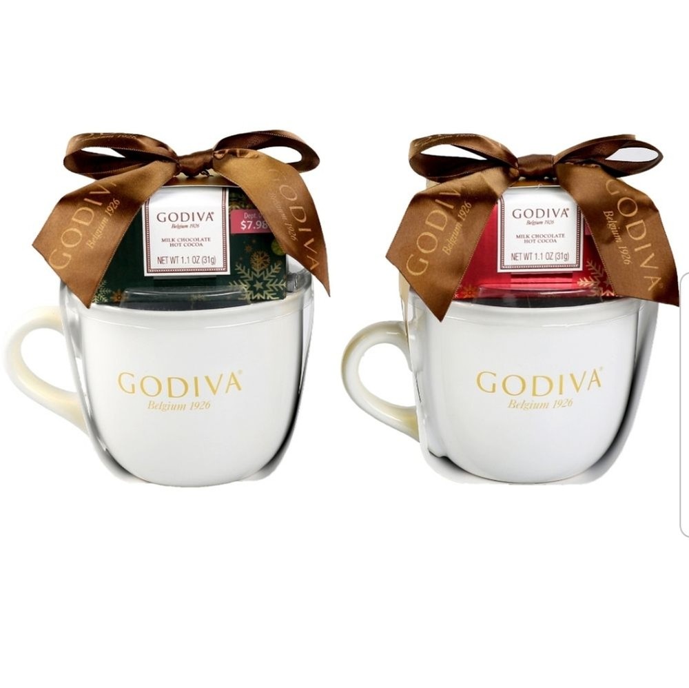 🌺Godiva Oversized Christmas/Holiday gift set- NWT