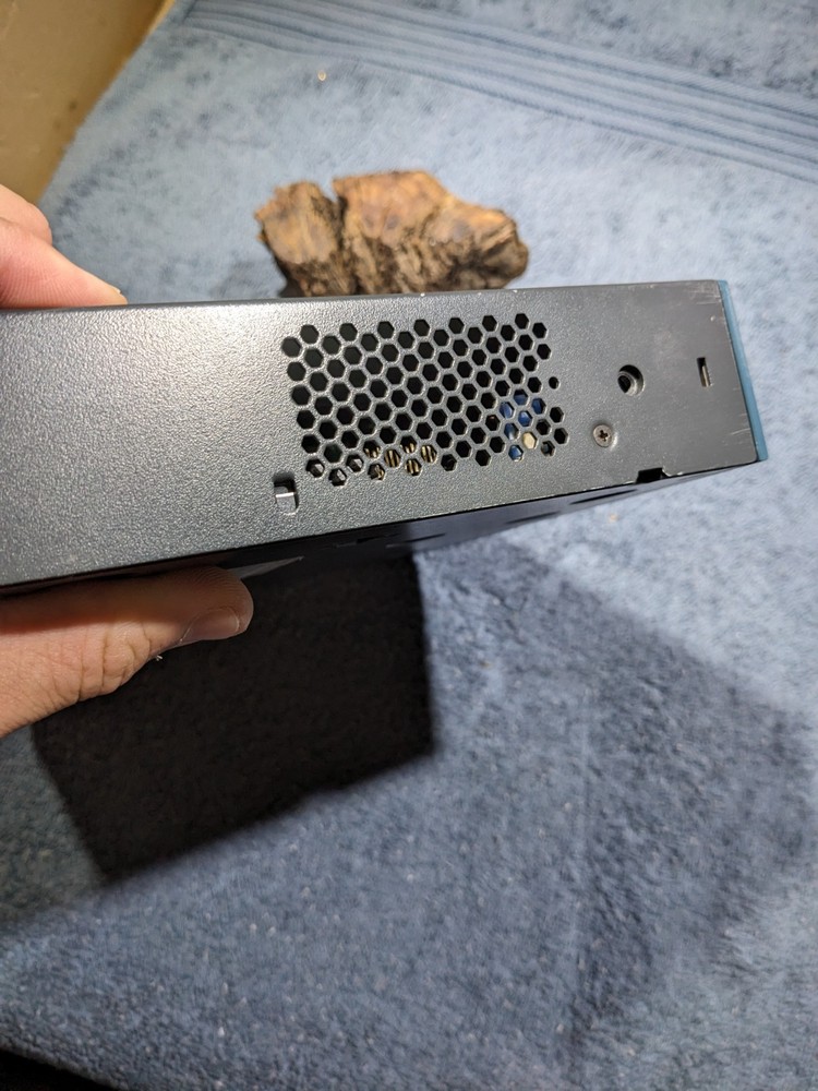 Cisco 2500 Series Wireless Controller - Unit Only