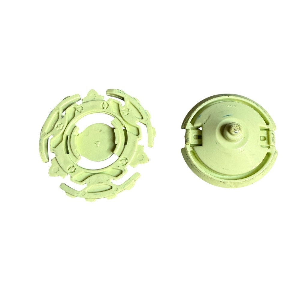 2002 Hasbro Beyblade Kid Draciel V ForceTurtle Attack Dragon Toy