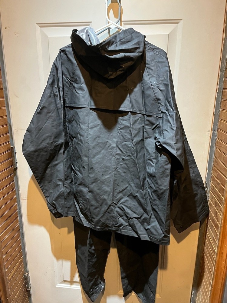 Coleman Rain Suit Size M/L