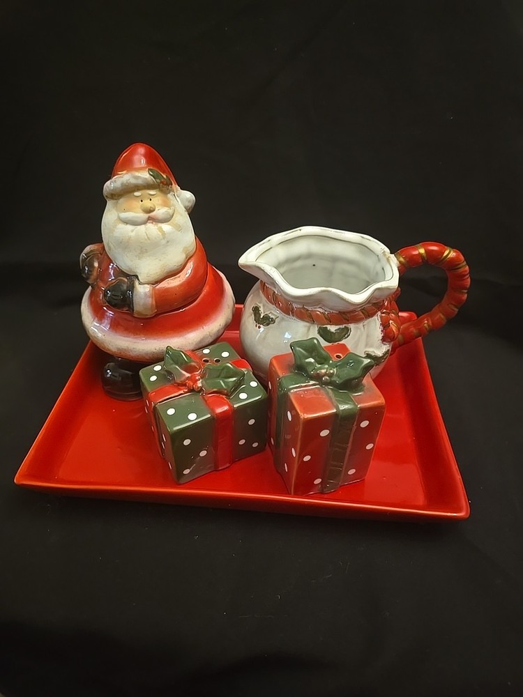 Pre-Owned Kirklands Holly Collection Ceramic Santa Hostess Set