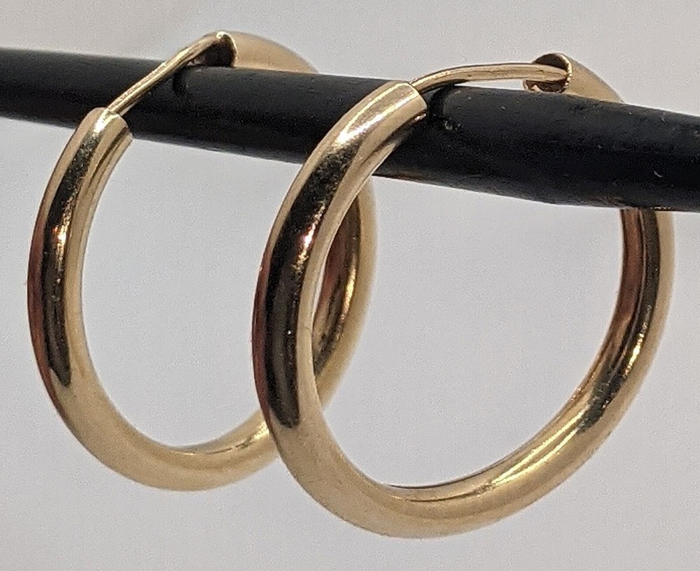 3.2 Grams 14K Solid Yellow Gold Hoop Earrings