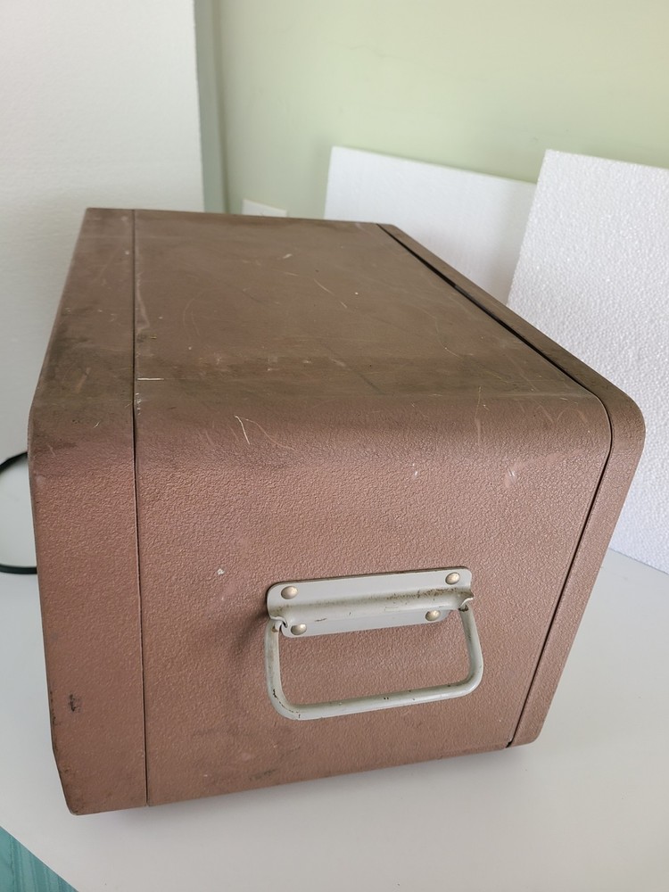 Hewlett Packard 650A Test Oscillator Unit, Powers Up, UNTESTED