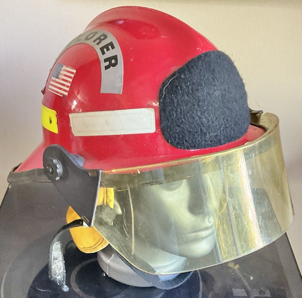 Vintage 2007 Cairns Red Explorer Firefighter Helmet Model C-MOD