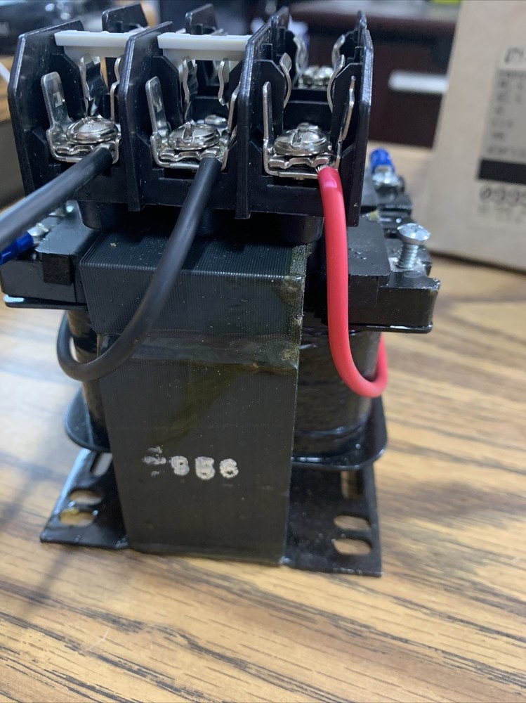 Square D 9070 KF100D20 control transformer