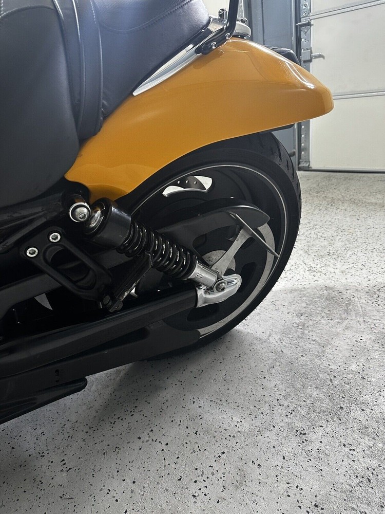 Flat License Plate Relocation Bracket for HARLEY-DAVIDSON NIGHT ROD 2006-2017