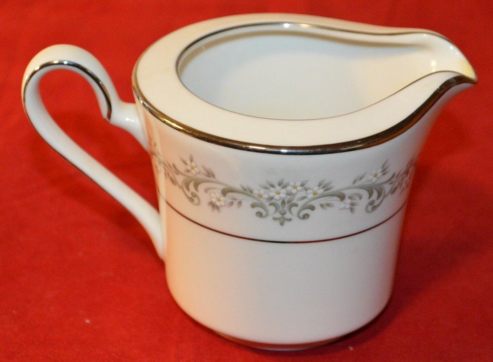 Noritake Parkridge, Creamer, Pattern 7561, 3 1/8"