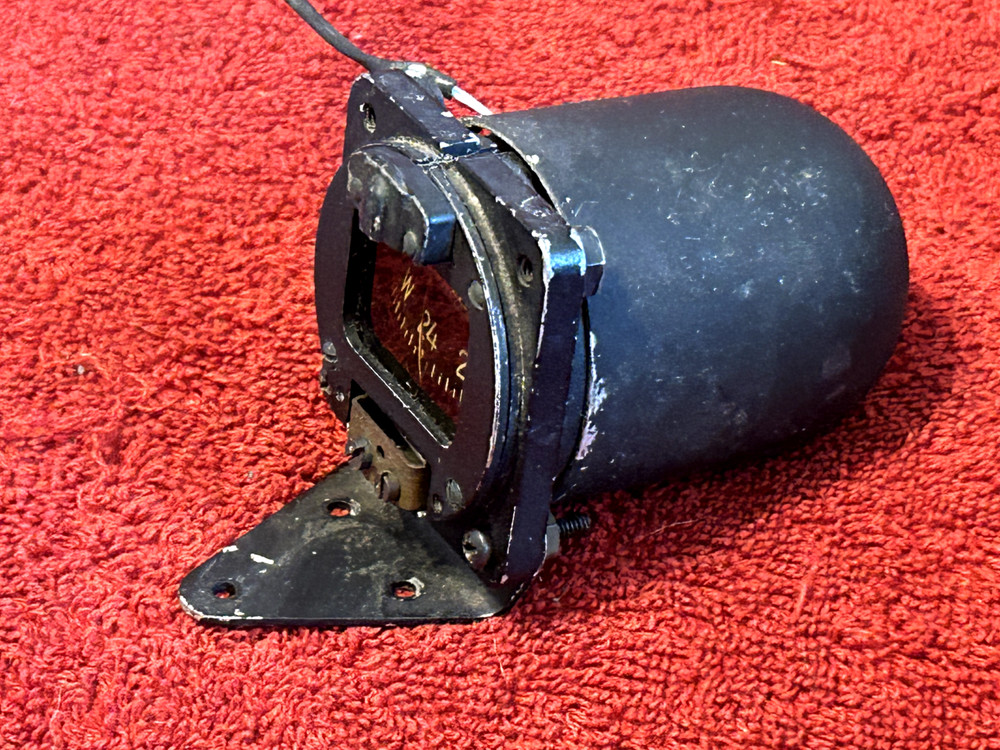 AIRPATH MAGNETIC COMPASS IN CASE