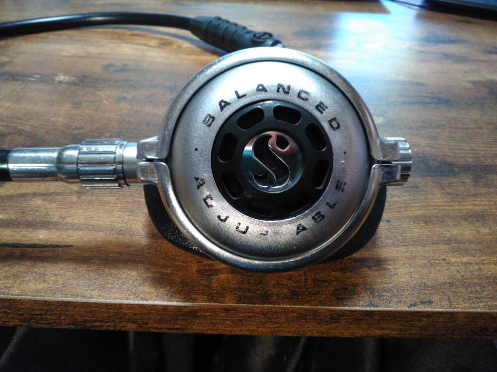 VINTAGE Scubapro BALANCED ADJUSTABLE/49009850 Good condition.