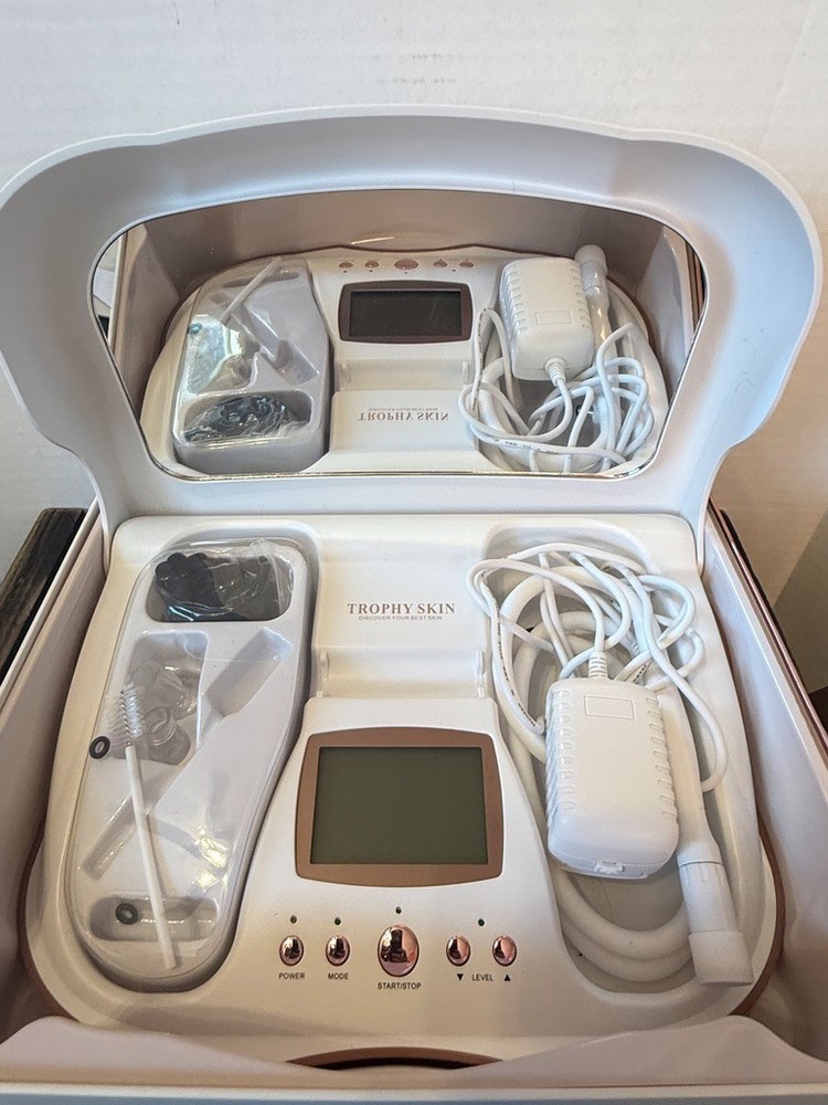 Trophy Skin MicrodermMD Microdermabrasion System White Tested Complete w/ Extras