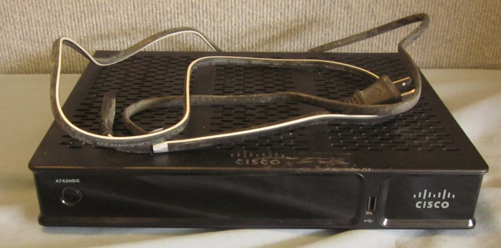 Cisco Technicolor 4742HDC2 High Definition Receiver Cable Box.--untested