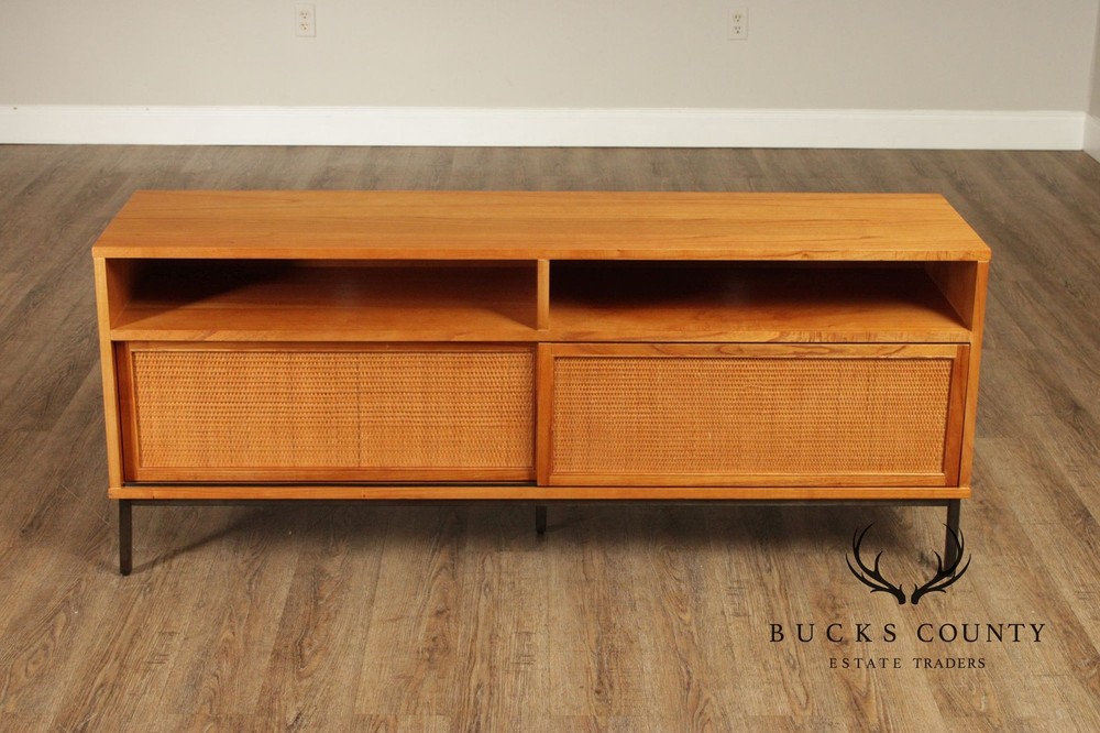 Hopper Studio Mid Century Modern Style 'Sophia' Media Console