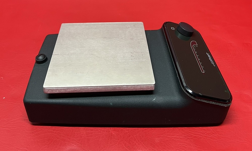 Cole Parmer Stuart Magnetic Analog Stirrer SS151K