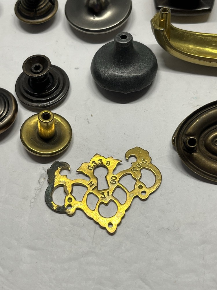 Vintage Lot (14) NOS Miscellaneous Drawer Pulls, Knobs, Etc.