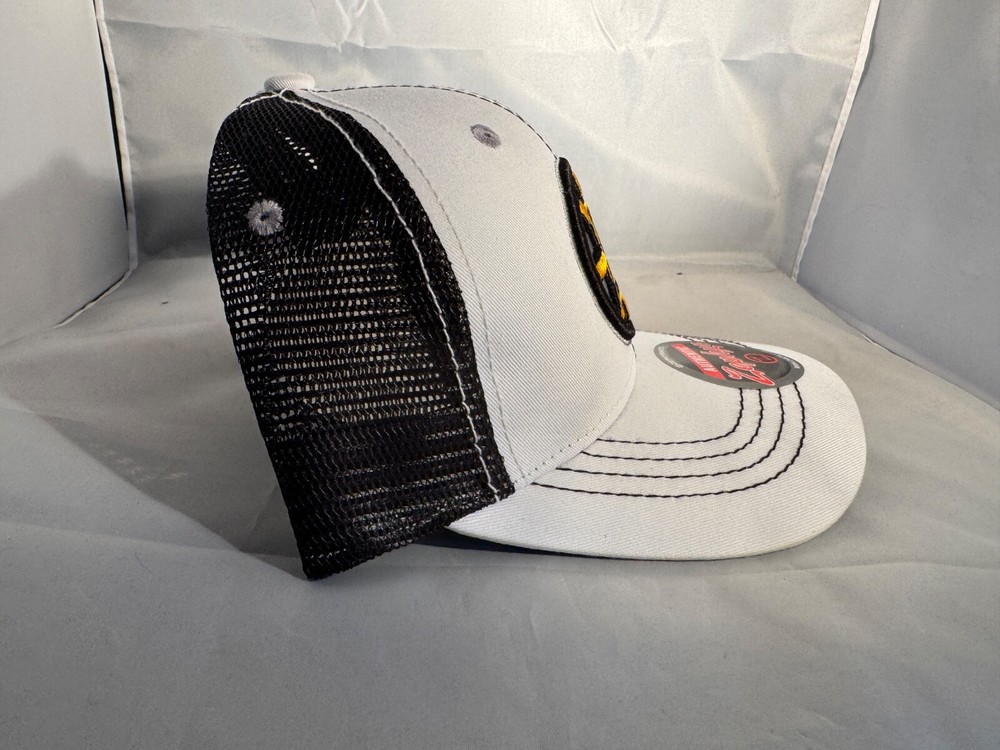 Boston Bruins White with black mesh Snapback OSFA
