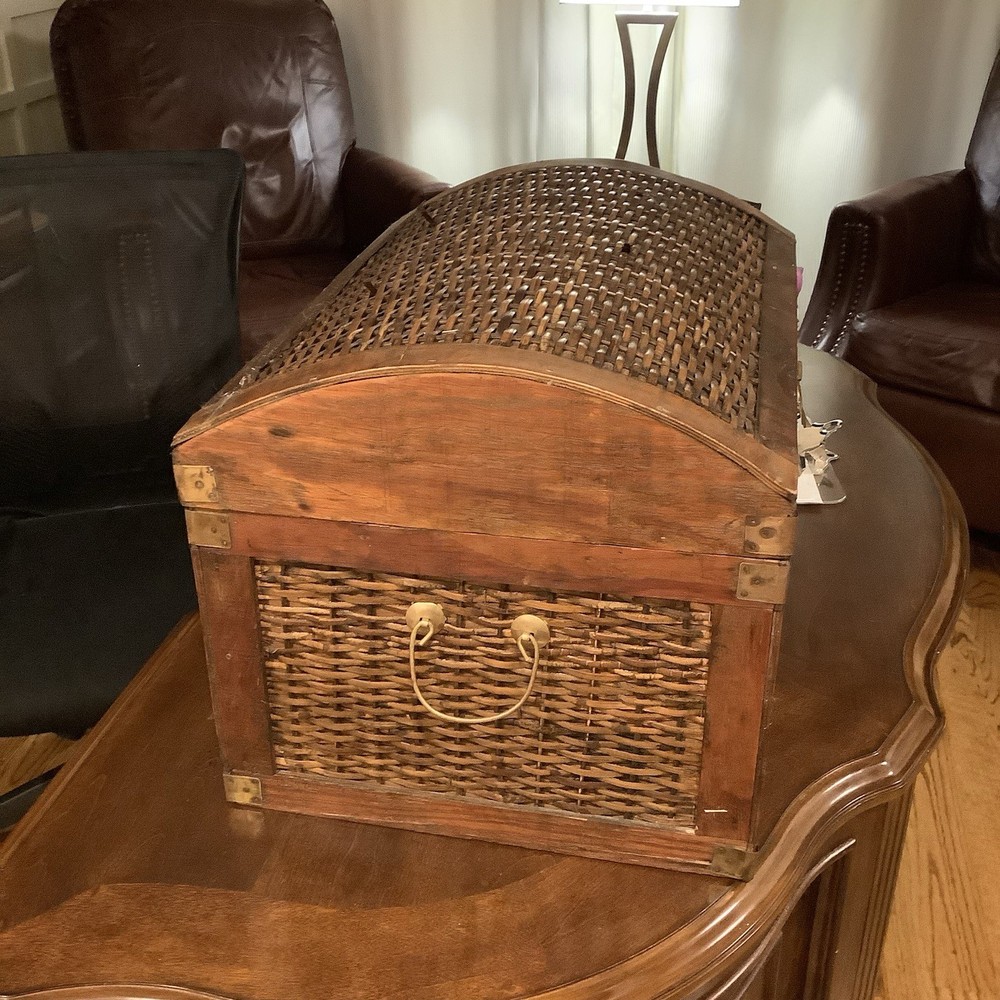 Vintage Wicker Camelback Trunk Large 19x14x14 Decorative Functional Unusual