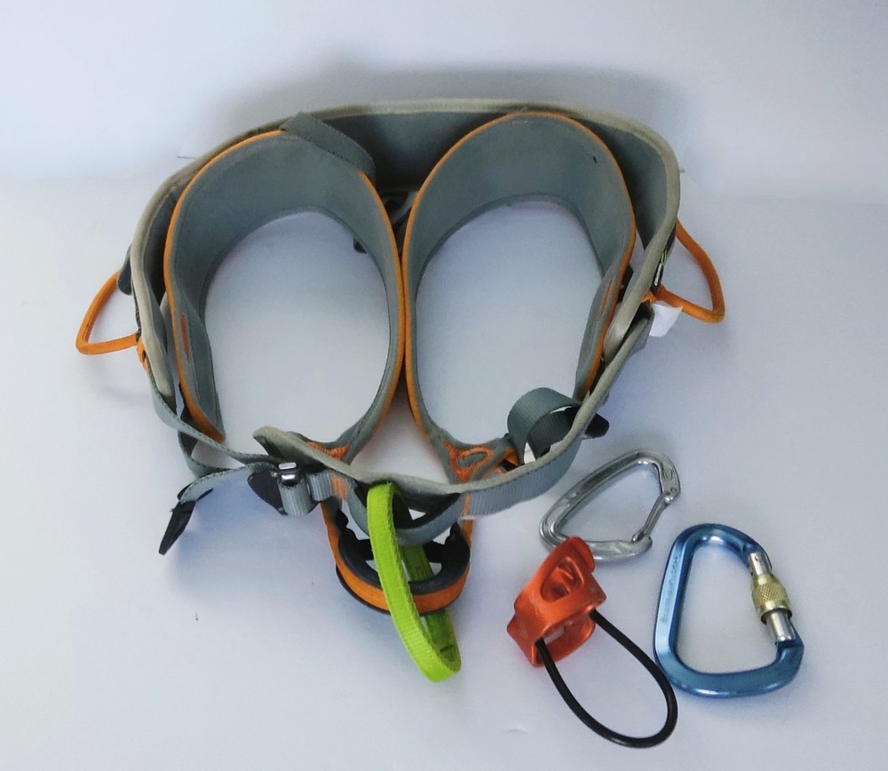 Edelrid Jay medium climbing harness with accessories