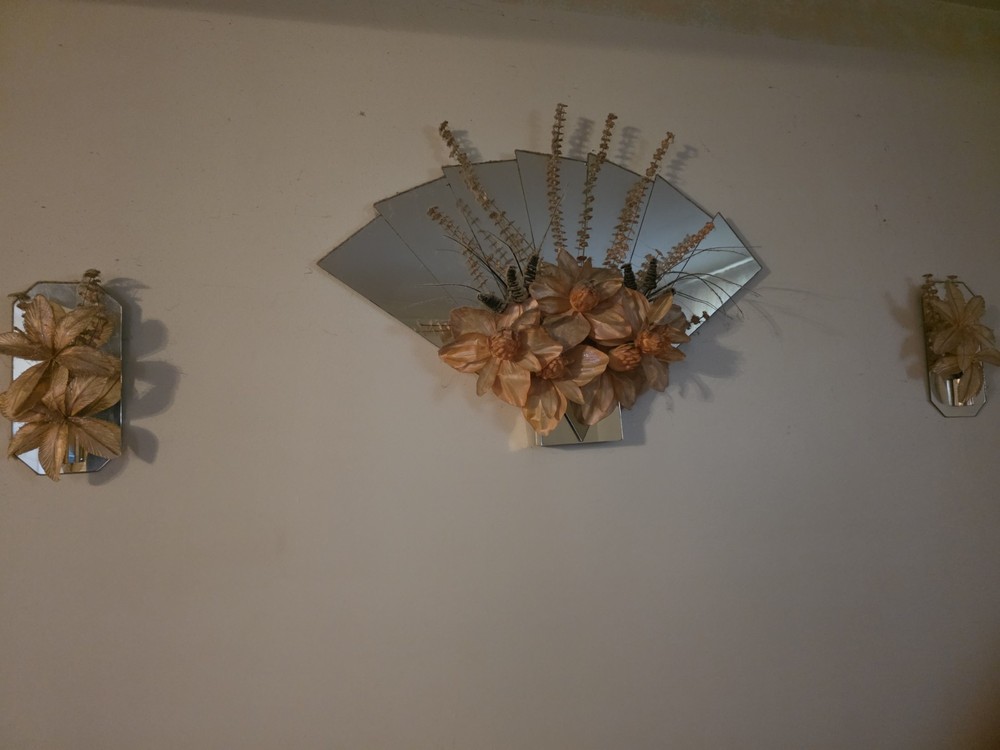 Mirrored Fan With 2 Glass Mirrored Sides