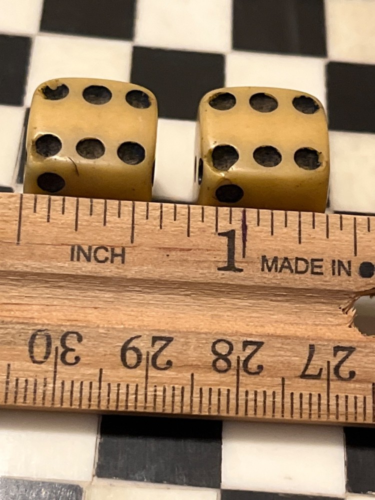Very old uniquely rounded dice with unknown history 123125@