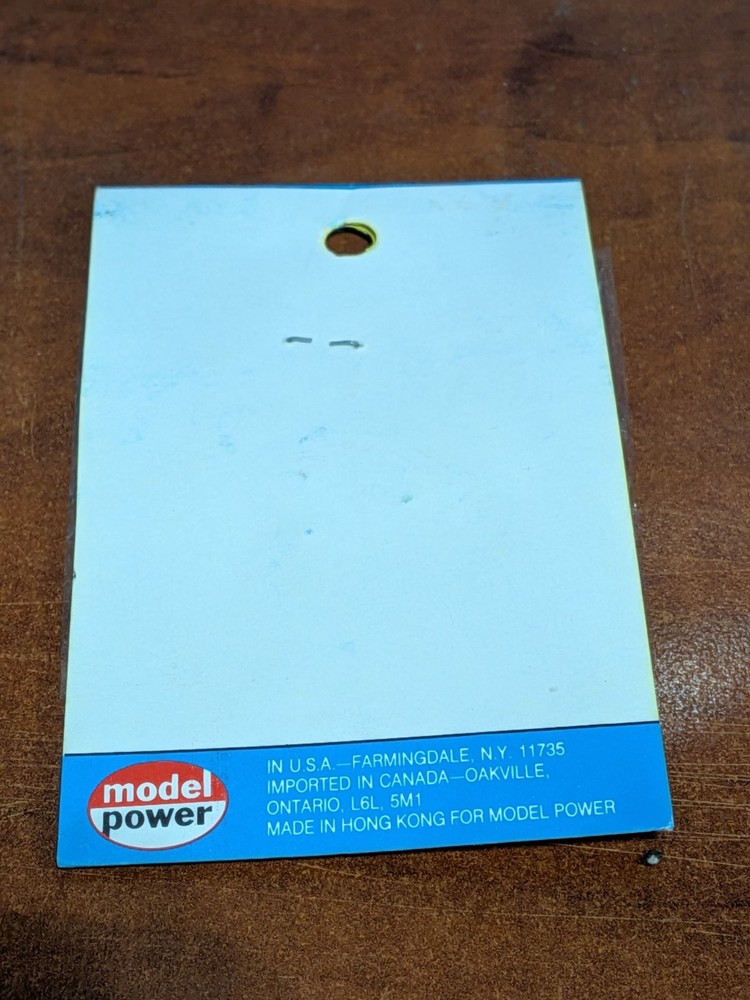 Model Power - HO Scale - #10097C - 14V - Pre-Wired Flashing Bulbs - NOS