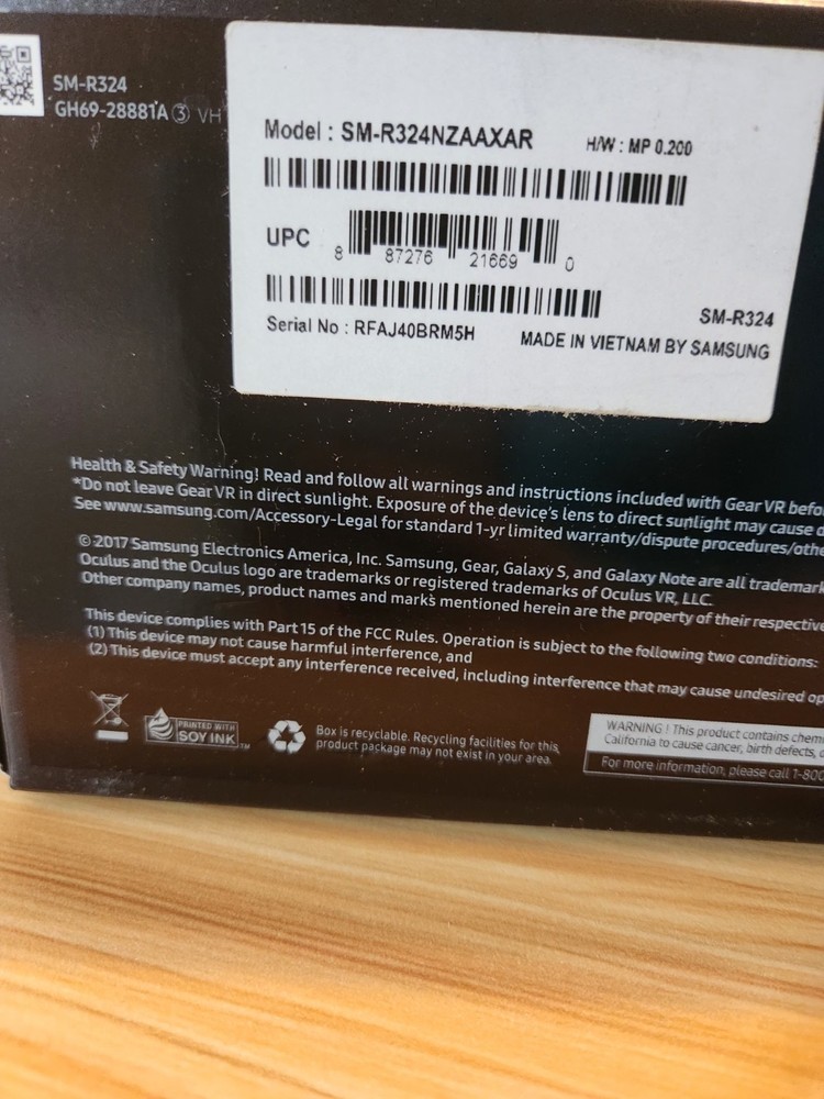 Samsung SM-R324 Gear VR W/Controller Powered by Oculus -NEW/OPEN BOX-