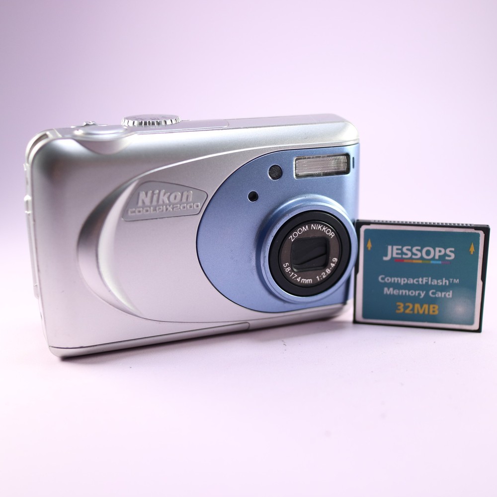 Nikon Digital Camera Coolpix 2000 2.0MP Silver Tested