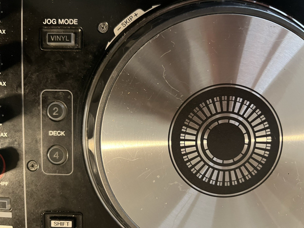 Pioneer DDJ-SR Digital DJ Controller Comes With Extras please read description