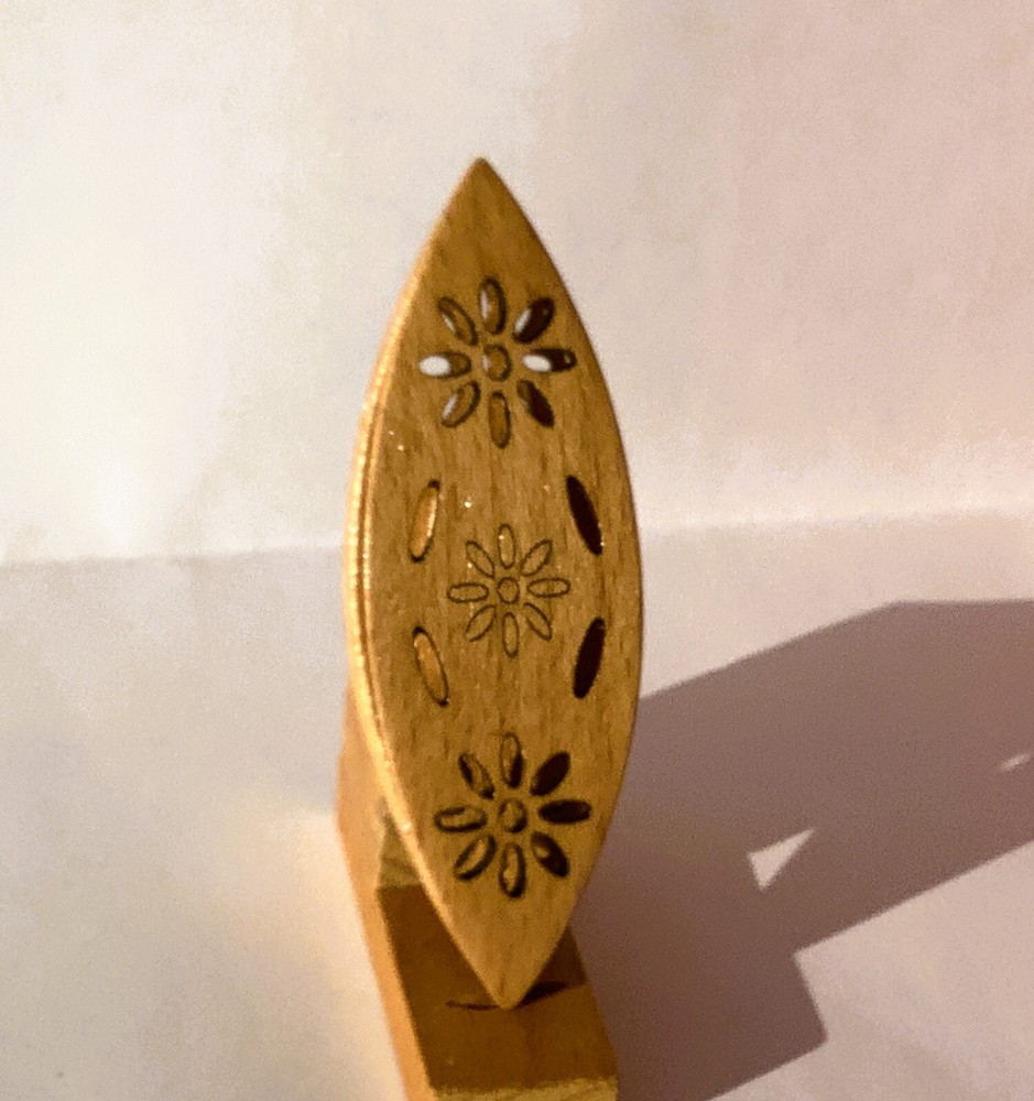 Tatting shuttle beech with cutouts 3 inch long