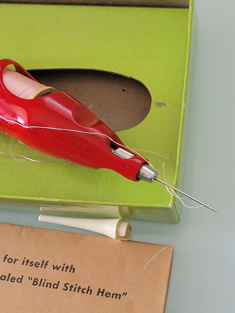 Vintage Magic Stitcher Sews Like Magic Light As A Feather,preowned Original Box