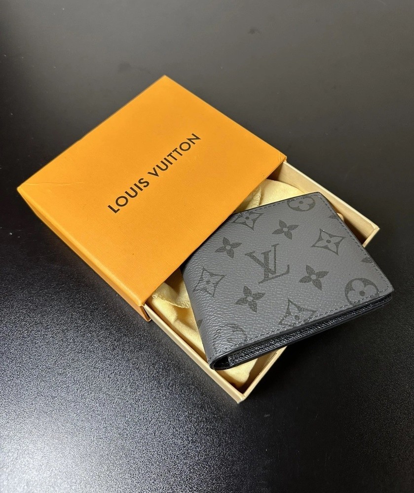 Louis Vuitton Men's Reverse Monogram Bifold Wallet