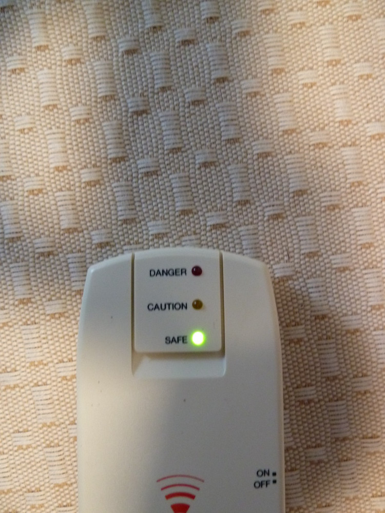 E.L.E.-ZONE electromagnetic field detector