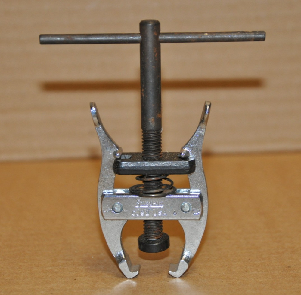 Snap On Tools Battery Terminal Puller Tool CJ92 (Battery Clamp Post Puller)