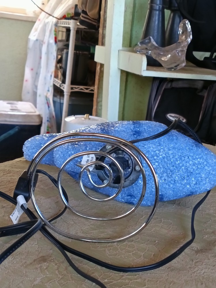 Vintage popcorn art blue fish lamp / nightlight