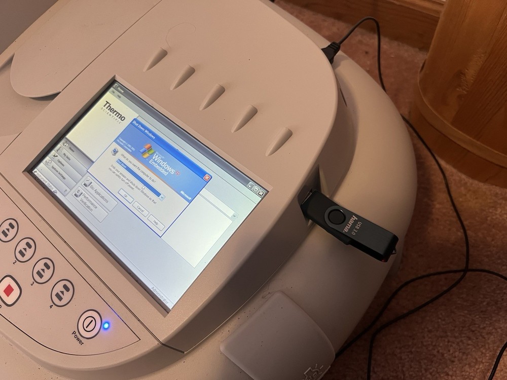 UV-Vis Spectrophotometer Thermo scientific Evolution 201 With Computer Module