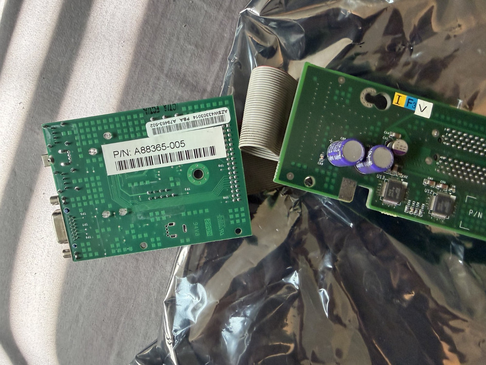 A79488-305 Intel SCSI Hot Swap Backplane Pulled from working server and tested