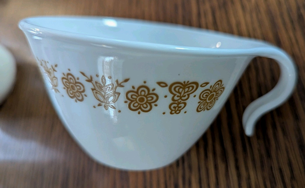 4 Corning Corelle ~Butterfly Gold~ Hook Handle Flat Cups Never Used