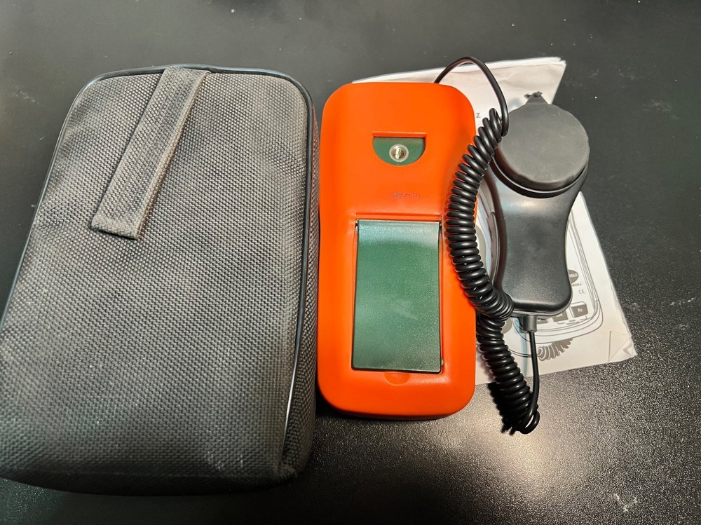 EXTECH LT300 DIGITAL LIGHT METER