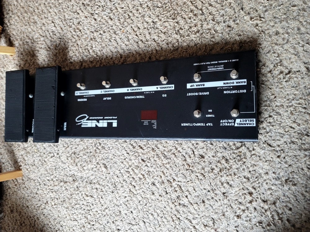 LINE 6 ELECTRIC GUITAR FLOOR BOARD