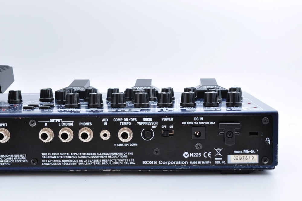 Boss ME-50B Base Multiple Effects 2011 w/Adapter Working C2B7819