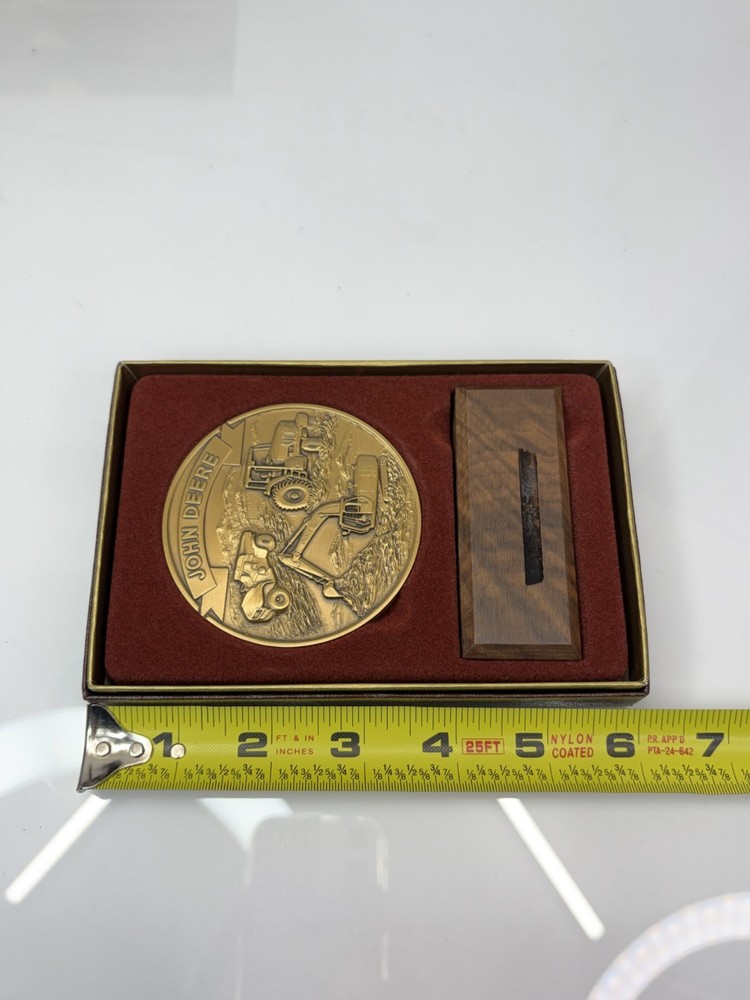 John Deere 1994 Calendar Medallion