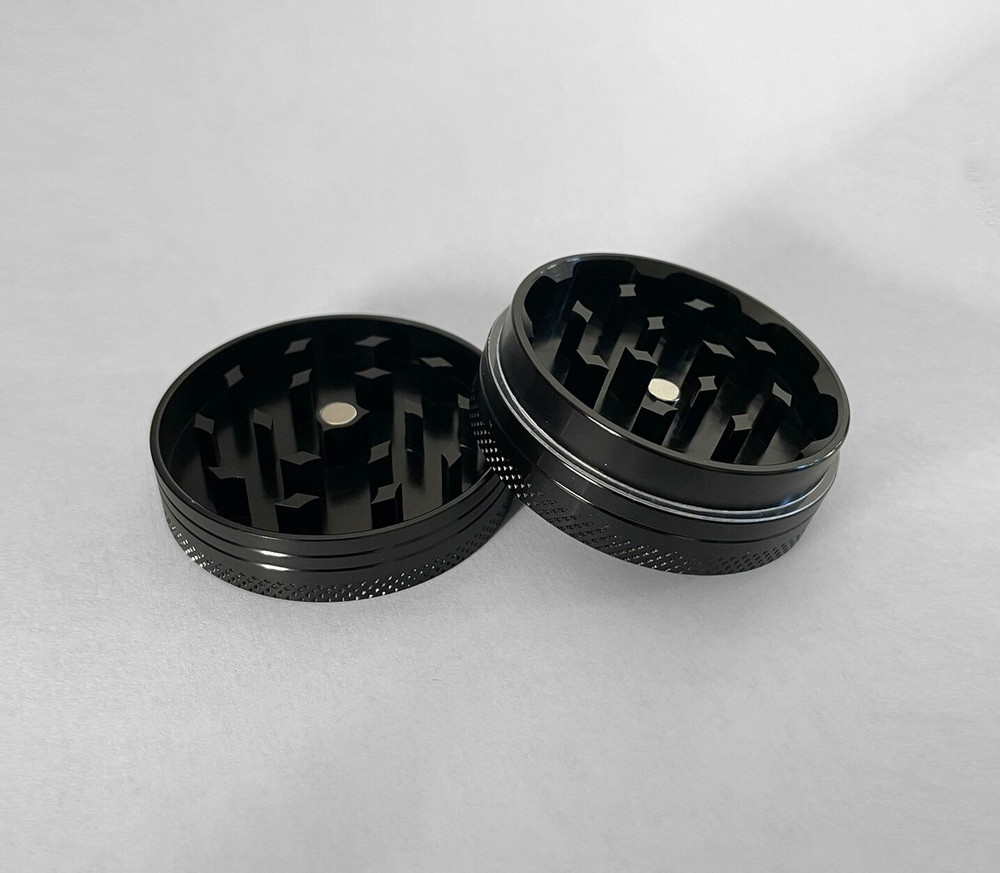 Classic 2-Layer Grinder - Portable and Easy-to-Use Herb Grinder