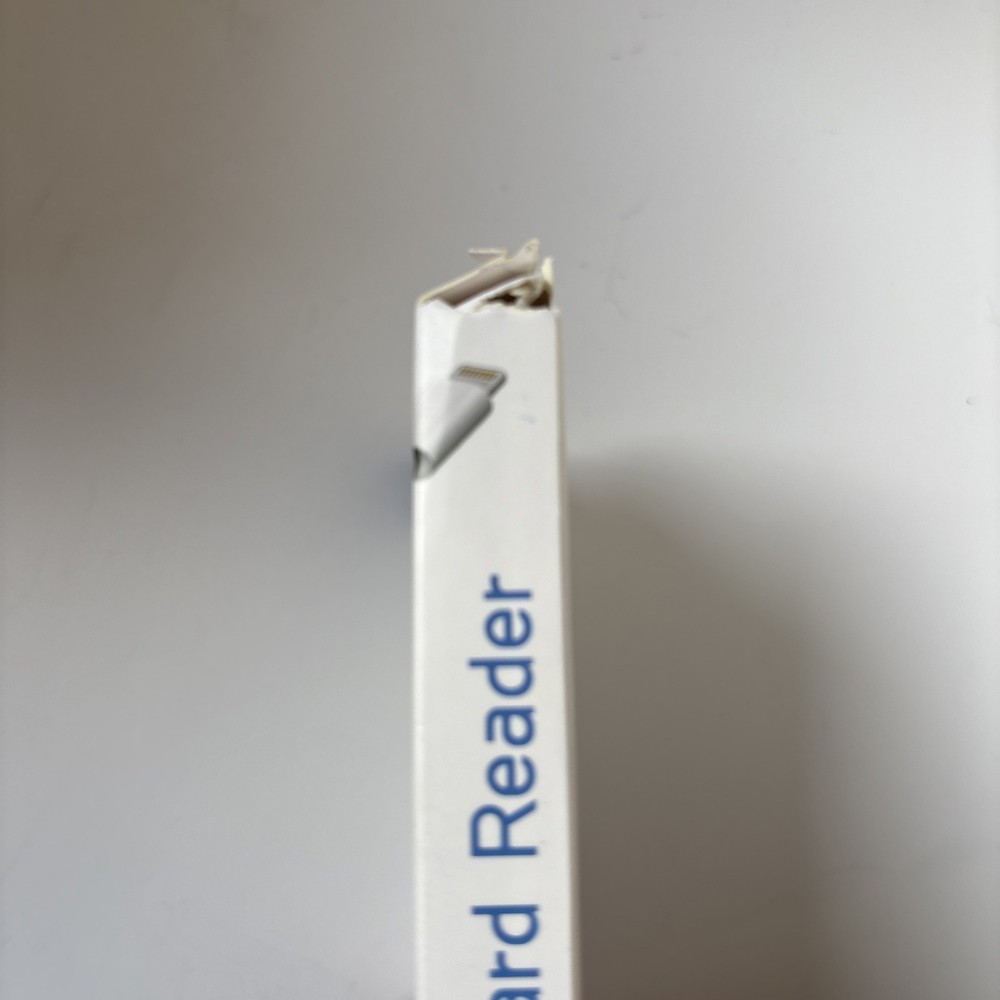 Apple Compatible Card Reader For Camera SD Cards Open Box New