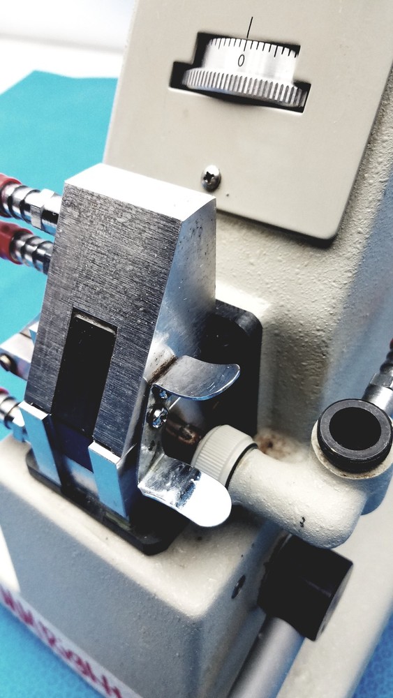 Bausch & Lomb 33.46.10 Benchtop Refractometer